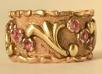  14k gold retro ruby band.